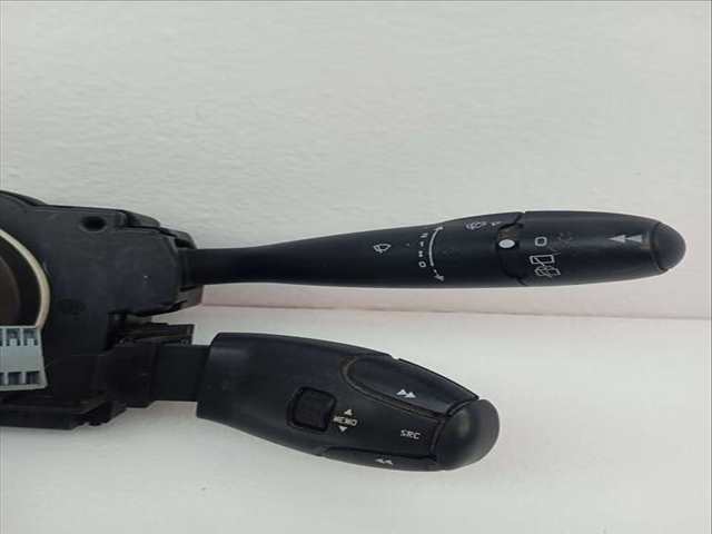 Foto 2ª: Mando Luces Peugeot 307 BREAK XS 107CV 79KW [RHS] (2003)