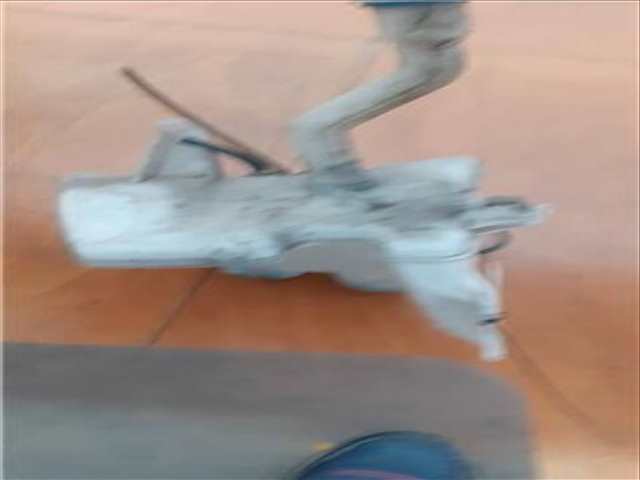Deposito Limpiaparabrisas Toyota Auris 1.4