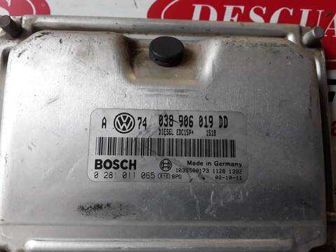 Foto 2ª: Centralita Motor ECU Volkswagen Bora CONCEPTLINE 1.9 TDI 101CV (1998)