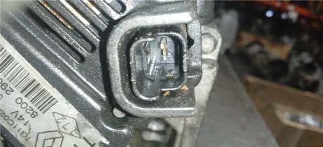 Foto 3ª: Alternador Renault Scenic 1.9 AUTHENTIQUE [1.9 LTR. - 88 KW DCI DIESEL] (JM)(2003-_) [F9QB800]