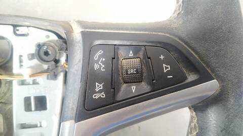 Foto 4ª: Volante Opel Meriva SELECTIVE 95CV 70KW [A13DTE] (2014)