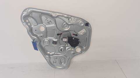 Elevalunas Manual Trasero Izquierdo Hyundai i30 1.6 CRDI CAT 1582 CM3) 116CV