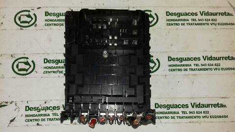 Foto 3ª: Caja Reles Fusibles Volkswagen Golf GT SPORT BERLINA 105CV 77KW [BXE] (2007)