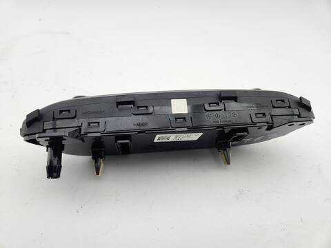 Foto 4ª: Mando Climatizador Hyundai i30 KLASS LR 119CV 88KW [G3LF] (2022)