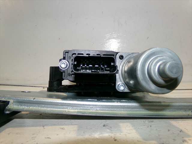 Foto 3ª: Elevalunas Eléctrico Delantero Derecho Dacia Duster 1.2 G 2024- [H5FA6] (2025)