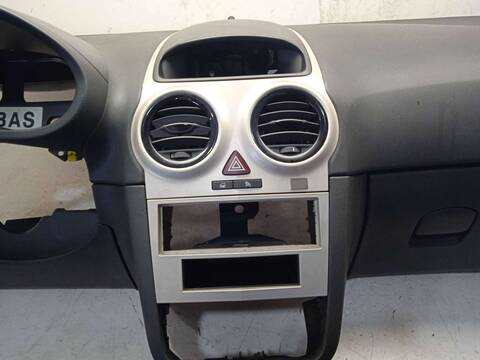 Foto 3ª: Salpicadero Opel Corsa 1.3 16V CDTI 75CV 55KW (2009)