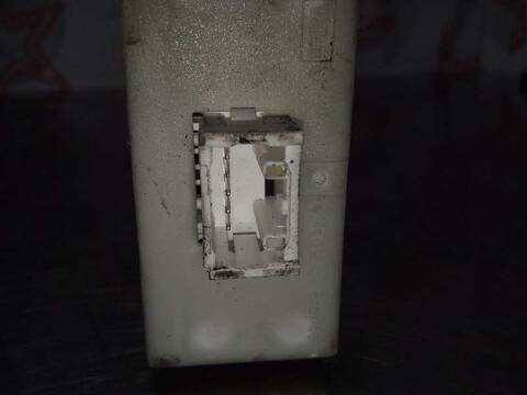 Foto 3ª: Caja Reles Fusibles Toyota Avensis 2.0 D4-D EXECUTIVE SEDAN 4-PTAS) BERLINA 116CV 85KW [1CDFTV] (2003)