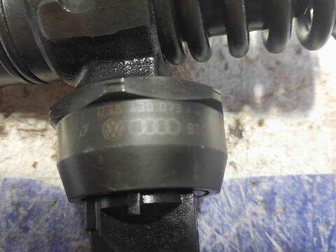 Foto 3ª: Inyectores Volkswagen Golf 1.9 TDI 105CV [BKC] (2003)