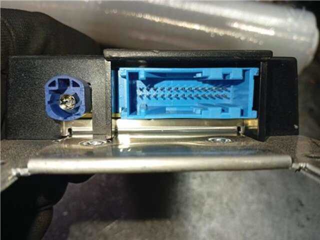 Foto 3ª: Centralita Motor ECU Bmw Serie 5 518 2.0 520 D [2.0 LTR. - 140 KW 16V TURBODIESEL]