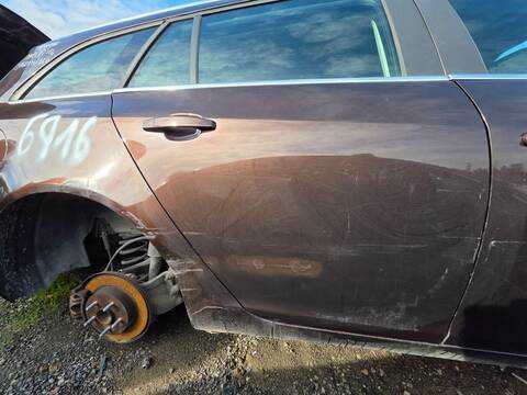 Foto 3ª: Puerta Trasera Derecha Opel Insignia BASIS 4X4 136CV 100KW (2016)