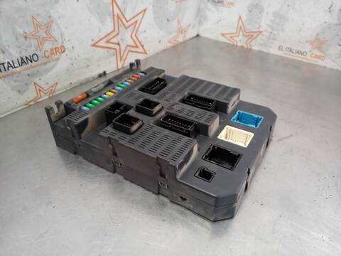 Foto 2ª: Caja Reles Fusibles Peugeot 308 SPORT 90CV 66KW [9HZ] (2008)