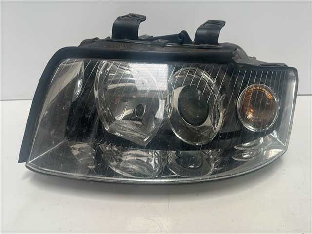 Faro Izquierdo Audi A4 2.5 TDI