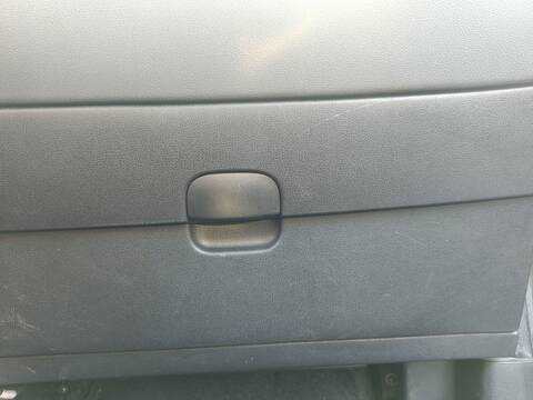 Guantera Nissan Qashqai R9M