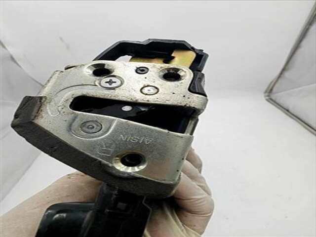 Foto 2ª: Cerradura Puerta Delantera Derecha Toyota Corolla 2.2 D-4D SPORT [2.2 LTR. - 130 KW D-CAT] [2AD-FHV]