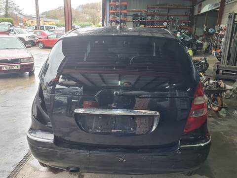 Portón Mercedes Clase A 140 A 180 CDI 169.007) 109CV 80KW