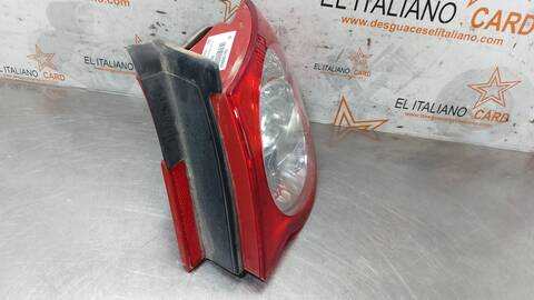 Foto 2ª: Piloto Trasero Derecho Volkswagen Passat R LINE BERLINA 110CV 81KW [CBD] (2010)