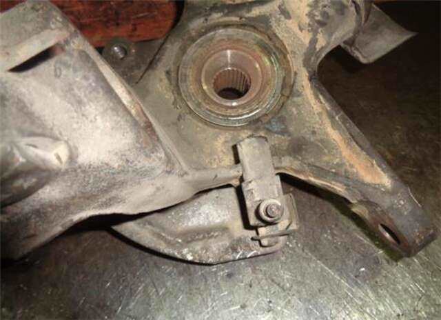 Foto 3ª: Mangueta Delantera Izquierda Peugeot 406 2.2 HDI [4HX (DW12TED4/FAP)]