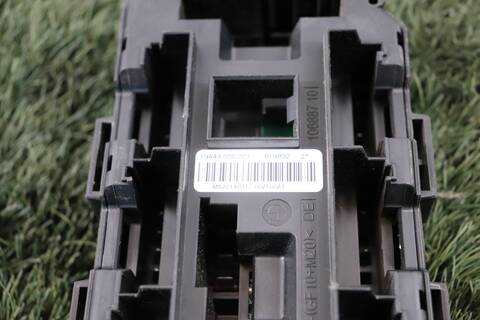 Foto 2ª: Caja Reles Fusibles Bmw Serie 1 114 204D4 BERLINA (2006)