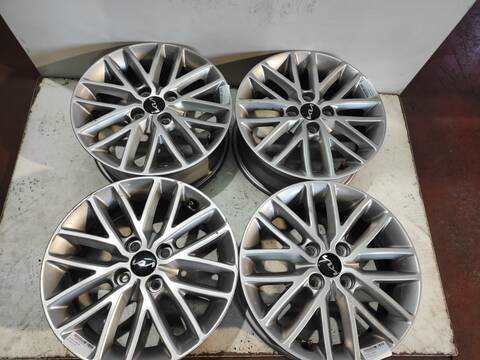 Juego LLantas Kia Rio G4LF