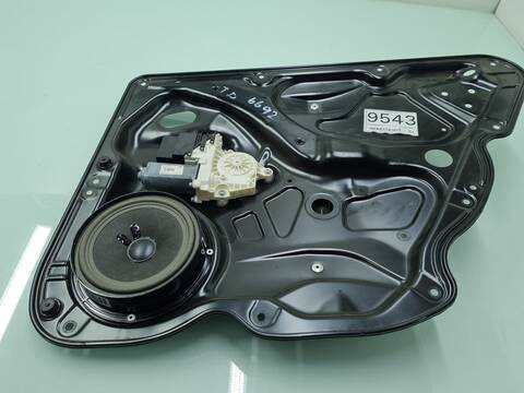 Elevalunas Manual Trasero Derecho Volkswagen Passat ADVANCE BERLINA 140CV 103KW