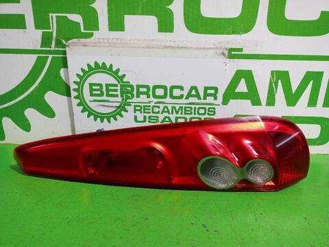 Foto 3ª: Piloto Trasero Derecho Ford Fiesta AMBIENTE 68CV (2001)