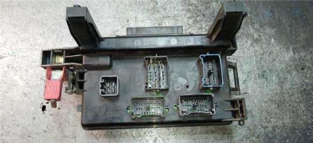 Foto 3ª: Caja Reles Fusibles Chrysler 300 3.0 CRD [3.0 LTR. - 160 KW CRD CAT] [M664]