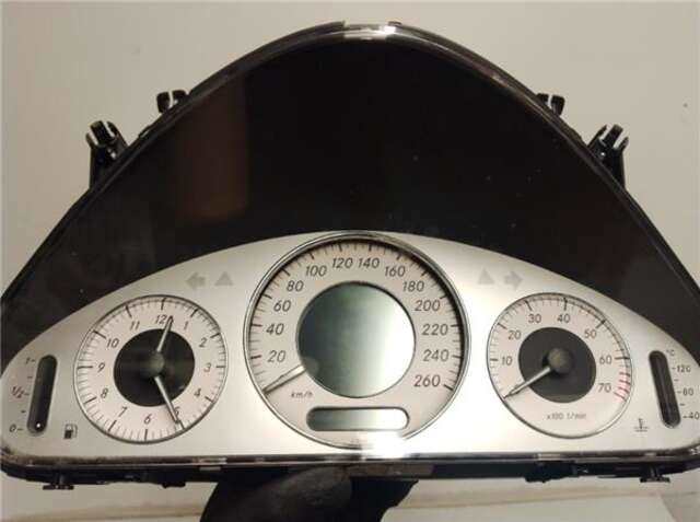 Foto 3ª: Cuadro de Instrumentos Mercedes Clase E 180 3.5 E 350 (211.056) [3.5 LTR. - 200 KW V6 CAT]