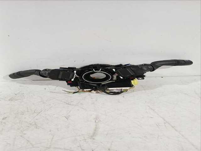 Mando Multifuncion Toyota Yaris 1.5 HYBRID MXPH11) 92CV