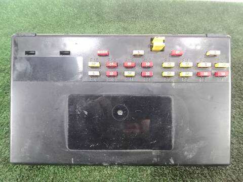 Foto 2ª: Caja Reles Fusibles Iveco Eurocargo 100E18 E5 130CV 177KW [F4AE3481B] (2008)