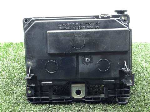 Foto 2ª: Caja Reles Fusibles Citroen C4 1.6 HDI COUPE 90CV 66KW [9HX] (2007)