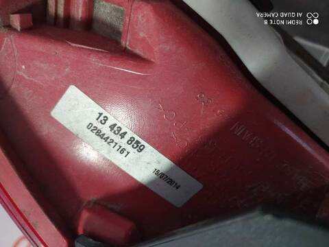 Foto 3ª: Piloto Trasero Izquierdo Opel Meriva ESSENTIA 101CV 74KW [B14XER] (2014)