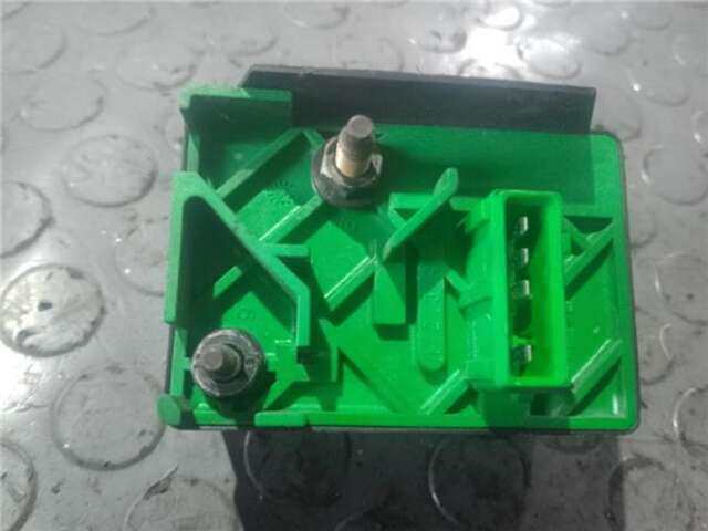 Foto 3ª: Caja Reles Fusibles Peugeot 206 1.4 HDI ECO 70 [8HX (DV4TD)]