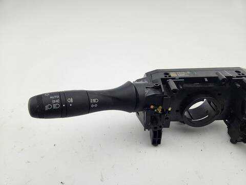 Foto 3ª: Mando Multifuncion Renault Clio EQUILIBRE 100CV 74KW [K9K876] (2023)