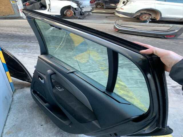 Foto 2ª: Puerta Trasera Derecha Citroen C4 1.2 THP 130CV PICASSO [HN02] (2016)