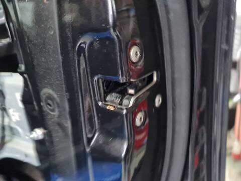 Cerradura Puerta Delantera Derecha Kia Sportage DRIVE 4X2 136CV 100KW