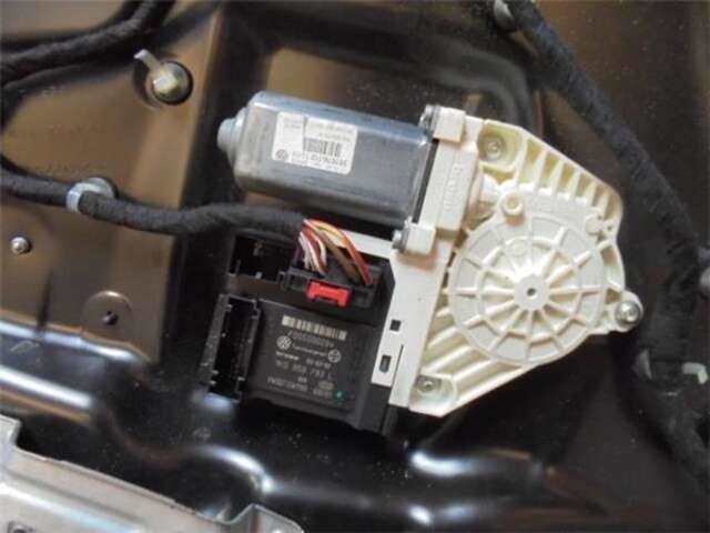 Foto 2ª: Elevalunas Eléctrico Delantero Derecho Volkswagen Passat 2.0 TDI (140CV) [BKP]