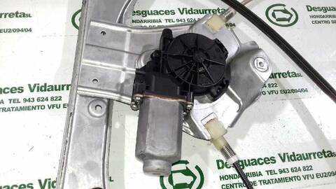 Foto 2ª: Elevalunas Eléctrico Delantero Derecho Renault Clio 1.5 DCI DIESEL CAT 86CV 63KW [K9K] (2006)