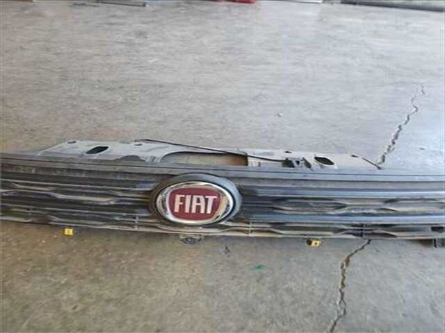 Foto 2ª: Rejilla Delantera Fiat Talento 1.6 L1H1 1.0T BASIS (M1) [1.6 LTR. - 70 KW TURBODIESEL ECOJET]