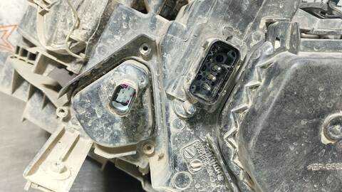 Foto 2ª: Faro Derecho Bmw X3 2.0D 150CV 110KW [M47N204D4] (2006)