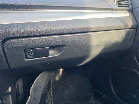 Guantera Mercedes Clase E 180 OM651911 COUPE AUT.