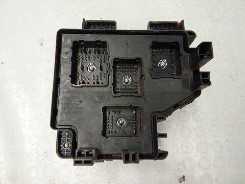 Foto 2ª: Caja Reles Fusibles Hyundai Santa Fe 2.2 CRDI GLS 150CV 110KW [D4EB] (2007)
