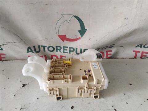 Caja Reles Fusibles Toyota Auris 1.8