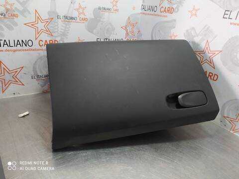 Foto 2ª: Guantera Volvo V40 R-DESIGN MOMENTUM 150CV 110KW [D5204T6] (2013)