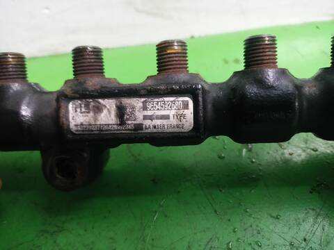 Foto 3ª: Rampa Inyectora Citroen C4 1.6 16V HDI 90CV [9HXDV6ATED4] (2004)