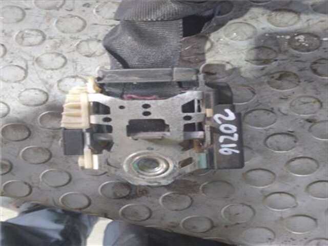 Foto 3ª: Cinturón Delantero Derecho Ford Focus 1.6 AMBIENTE (D) [1.6 LTR. - 66 KW TDCI CAT]