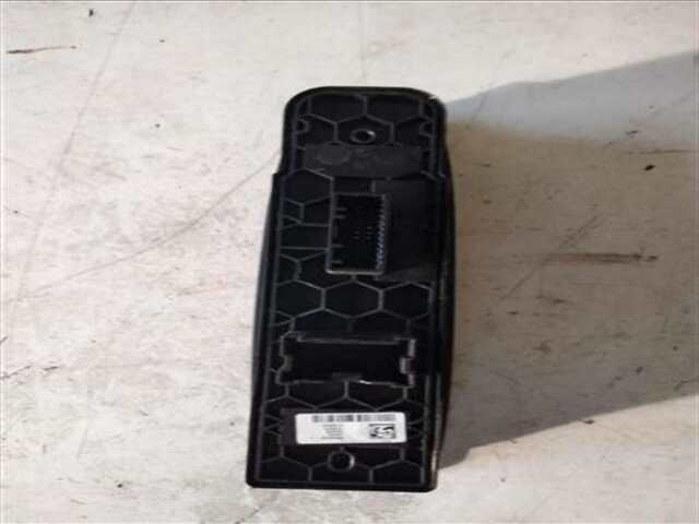 Foto 3ª: Botonera Elevalunas Renault Megane 1.5 BOSE-EDITION [1.5 LTR. - 81 KW DCI DIESEL FAP ENERGY] IV BERLINA 5P (12.2015-_)