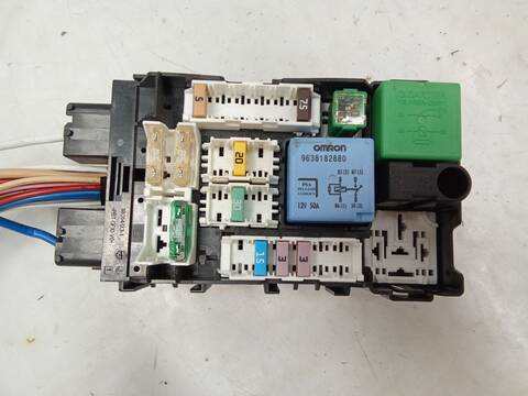 Foto 3ª: Caja Reles Fusibles Peugeot 508 2.0 HDI 140CV 103KW [RHF (DW10BTED4),RHA (DW10CTED4)] (2024)