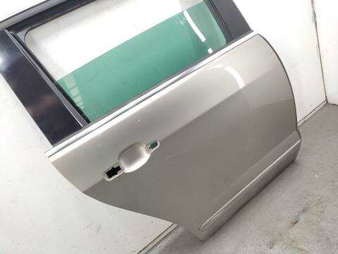 Foto 3ª: Puerta Trasera Derecha Peugeot 5008 1.6 HDI 114CV 84KW [9H05] (2013)