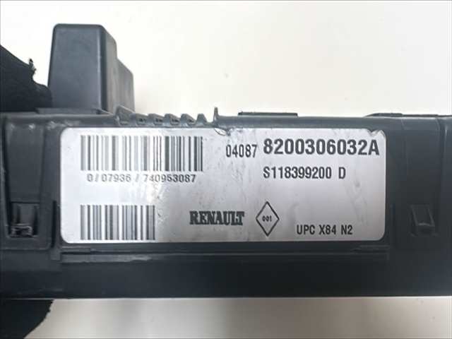 Foto 2ª: Centralita Confort BSI Renault Scenic 1.9 DCI [F9Q 812] (2004)