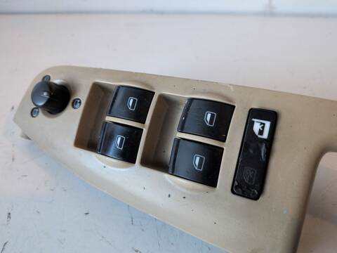 Foto 3ª: Botonera Elevalunas Audi A4 BKN AVANT (2005)